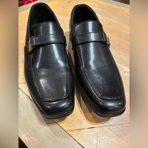 Perry Ellis Black Leather Slip-On Loafers